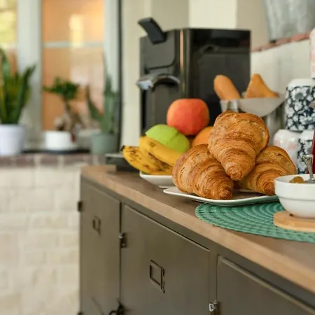 Les Glycines De Monchy- D'hôtes Couette-café Monchy-Humieres