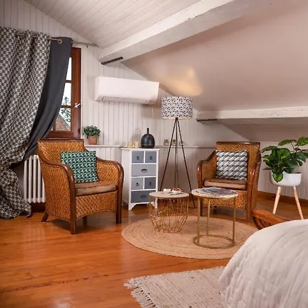 Les Glycines De Monchy- D'hôtes Couette-café