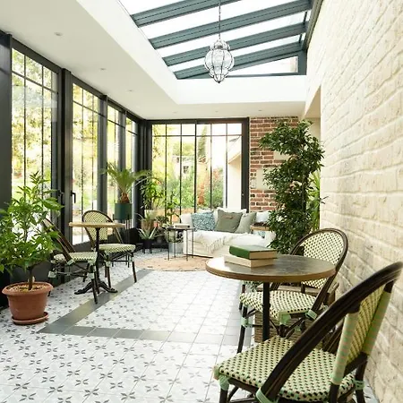 Les Glycines De Monchy- D'hotes 4*