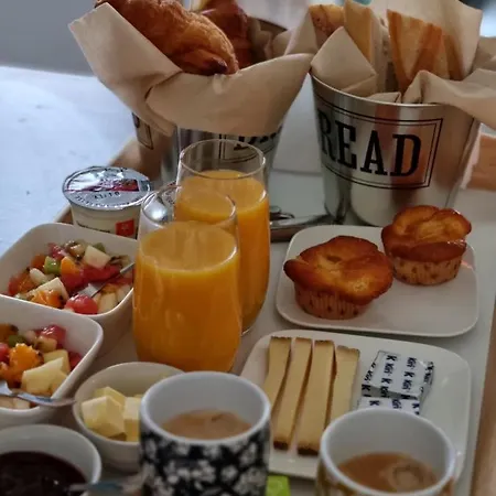 Les Glycines De Monchy- D'hotes فندق مبيت وإفطار 4*