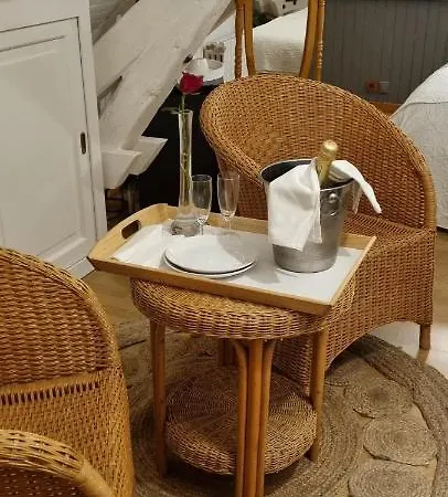 Les Glycines De Monchy- D'hotes Monchy-Humieres