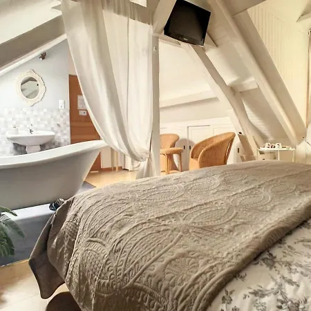 Les Glycines De Monchy- D'hotes Bed and breakfast 4*