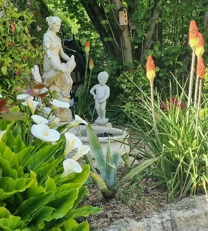 Couette-café Les Glycines De Monchy- D'hôtes Monchy-Humieres