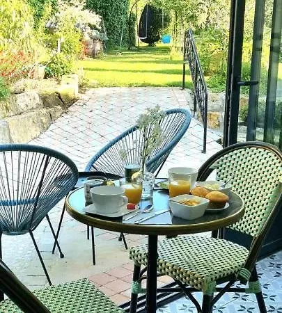 Les Glycines De Monchy- D'hotes Bed and breakfast Monchy-Humieres
