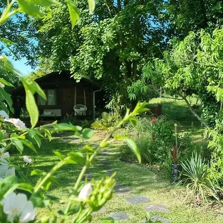Les Glycines De Monchy- D'hotes Bed & Breakfast