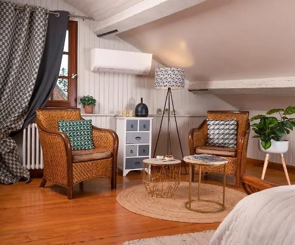 Les Glycines De Monchy- D'hôtes Couette-café